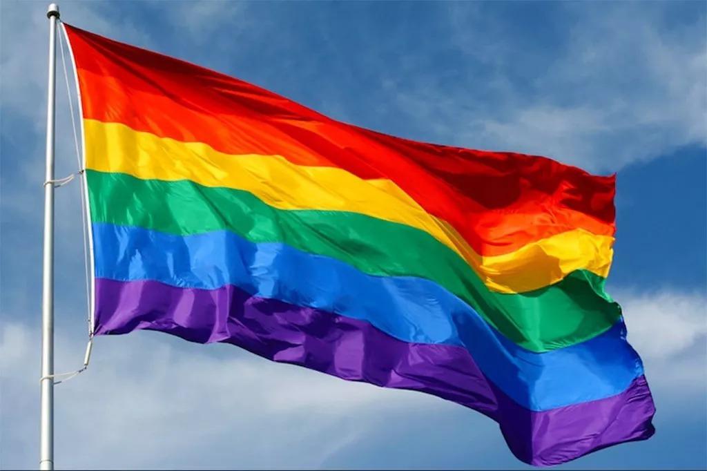 bandera-gay-lgbt-arcoiris-nuevas-de-90x150cms-D_NQ_NP_868524-MLC27203309418_042018-F