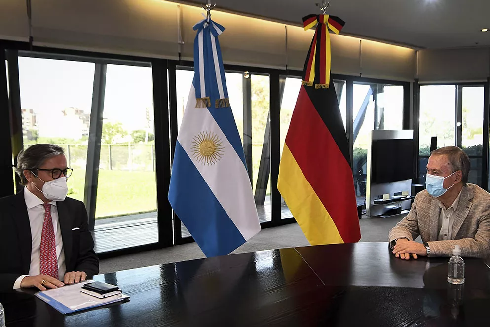 Schiaretti-recibio-al-Embajador-de-Alemania_6547 (1)