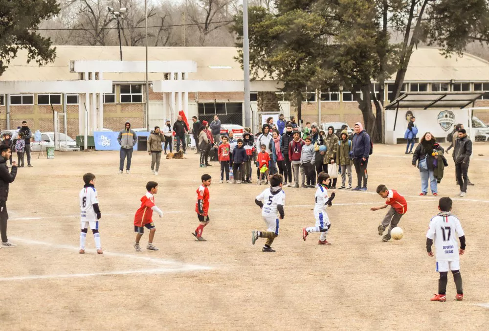 289822479_402618698572331_1460940820624941757_n