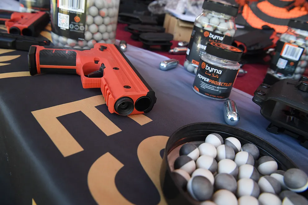 Capacitacion-sobre-Armas-No-Letales_1264