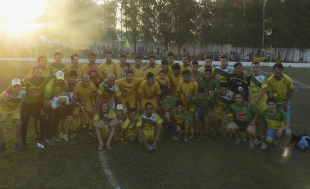 1000x776_20171119105712fitz-simon-campeon